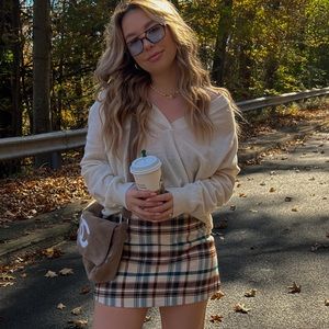 aritzia plaid mini skirt 🧸🤎